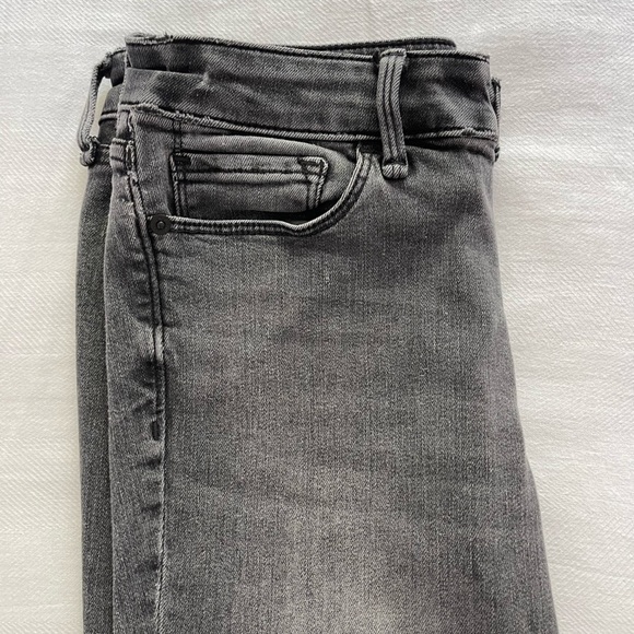 Abercrombie and Fitch Super Skinny Jeans - Picture 3 of 3